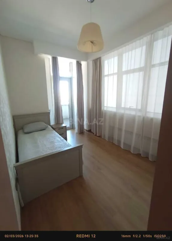 Kirayə verilir 4 otaqlı mənzil 201 m²