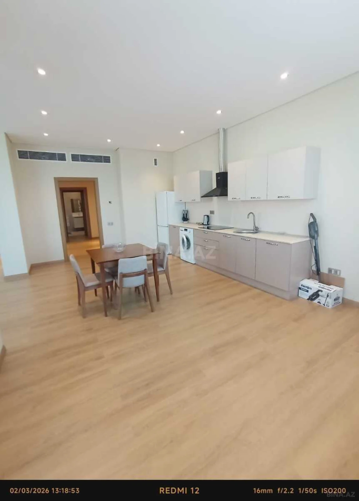 Kirayə verilir 4 otaqlı mənzil 201 m²