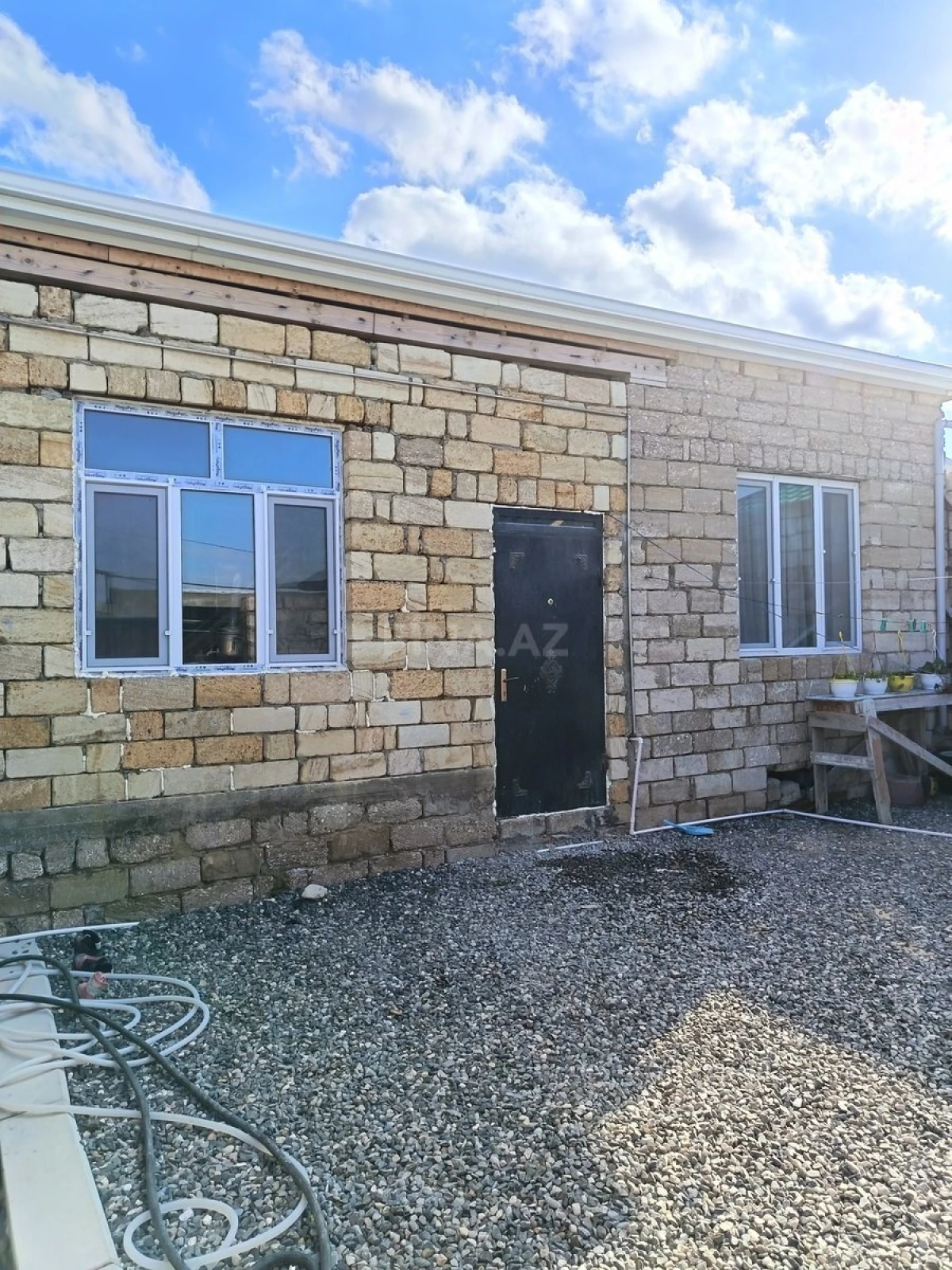 Satılır 3 otaqlı həyət evi 65 m²