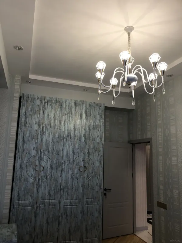 Kirayə verilir 2 otaqlı mənzil 65 m²