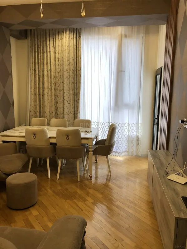 Kirayə verilir 2 otaqlı mənzil 65 m²