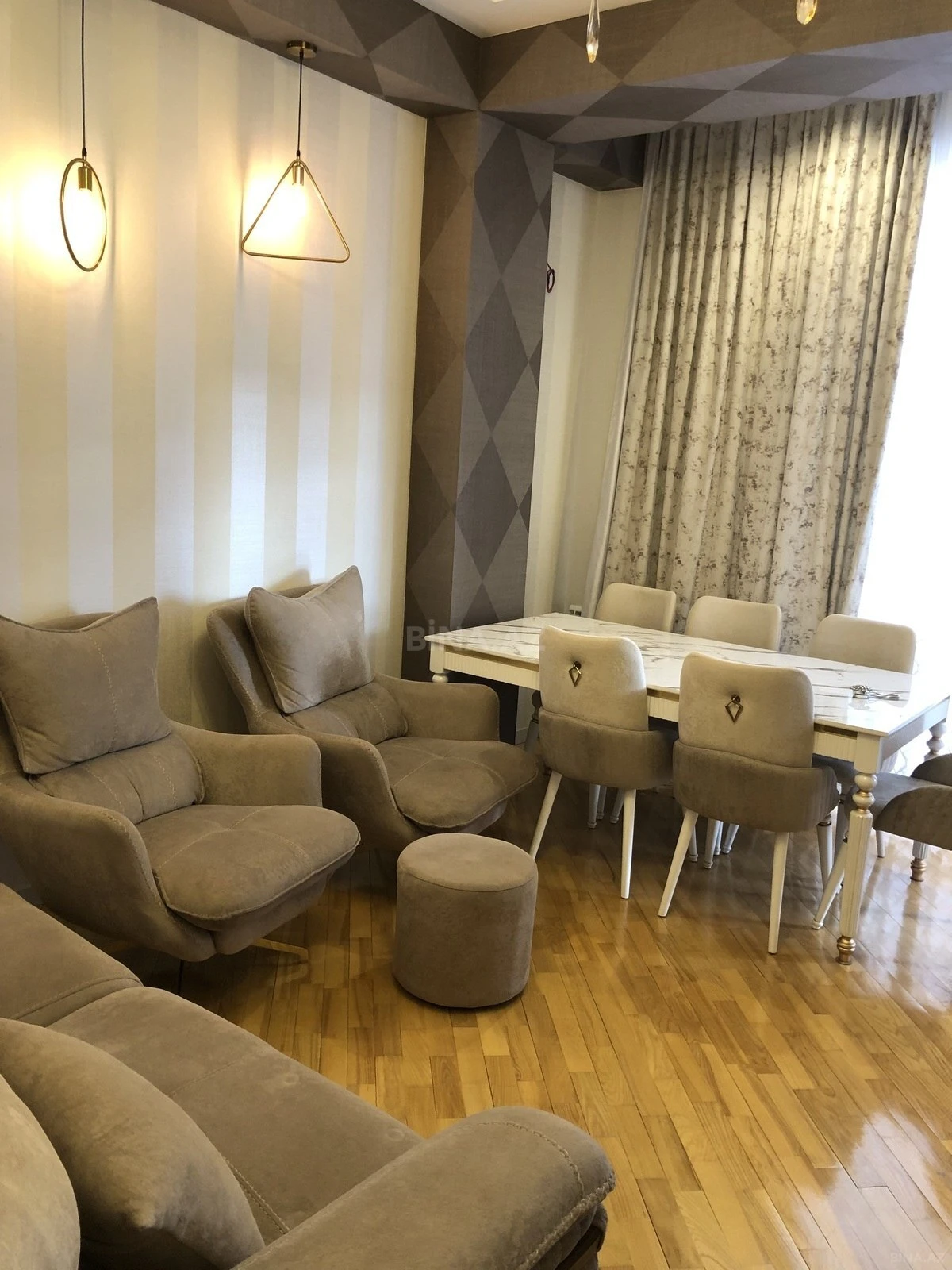 Kirayə verilir 2 otaqlı mənzil 65 m²