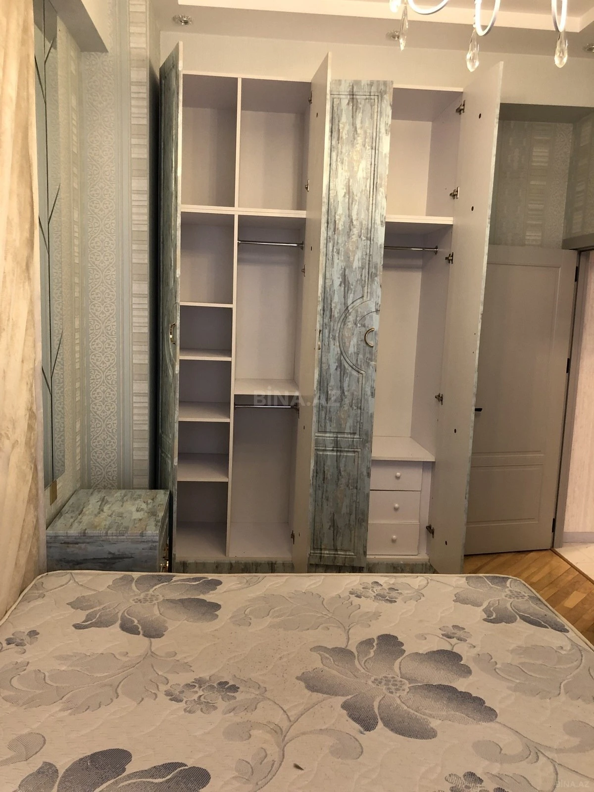 Kirayə verilir 2 otaqlı mənzil 65 m²
