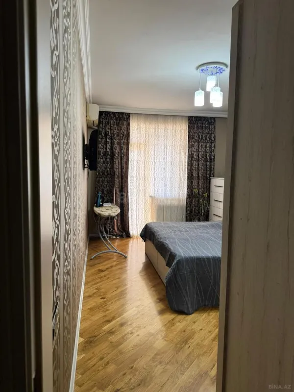Satılır 3 otaqlı mənzil 115 m²