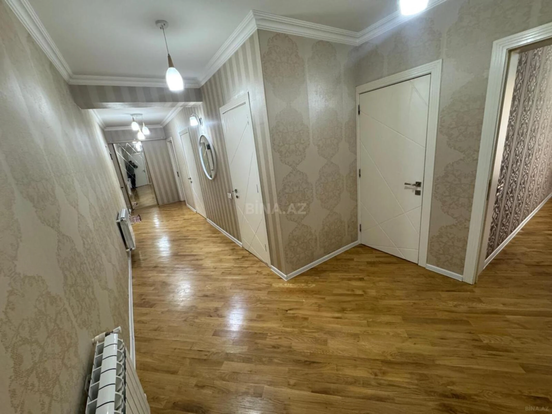Satılır 3 otaqlı mənzil 115 m²