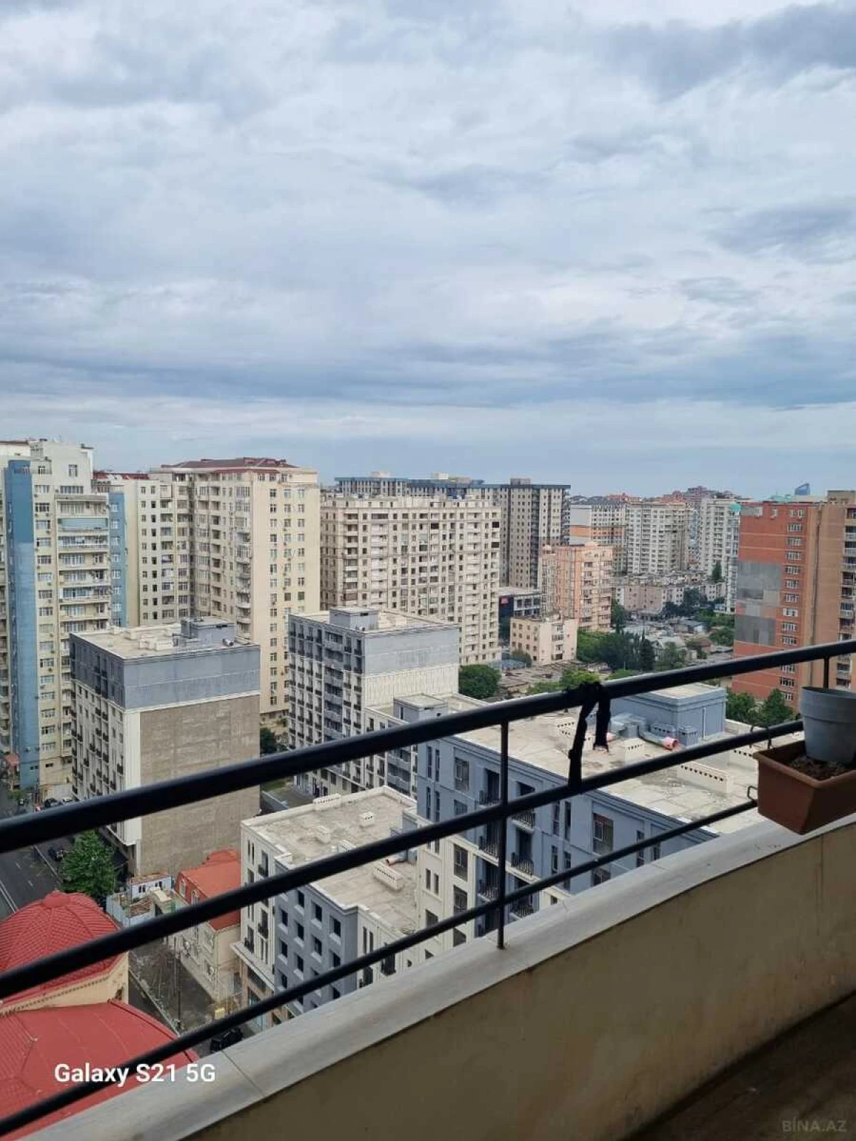 Satılır 3 otaqlı mənzil 95 m²