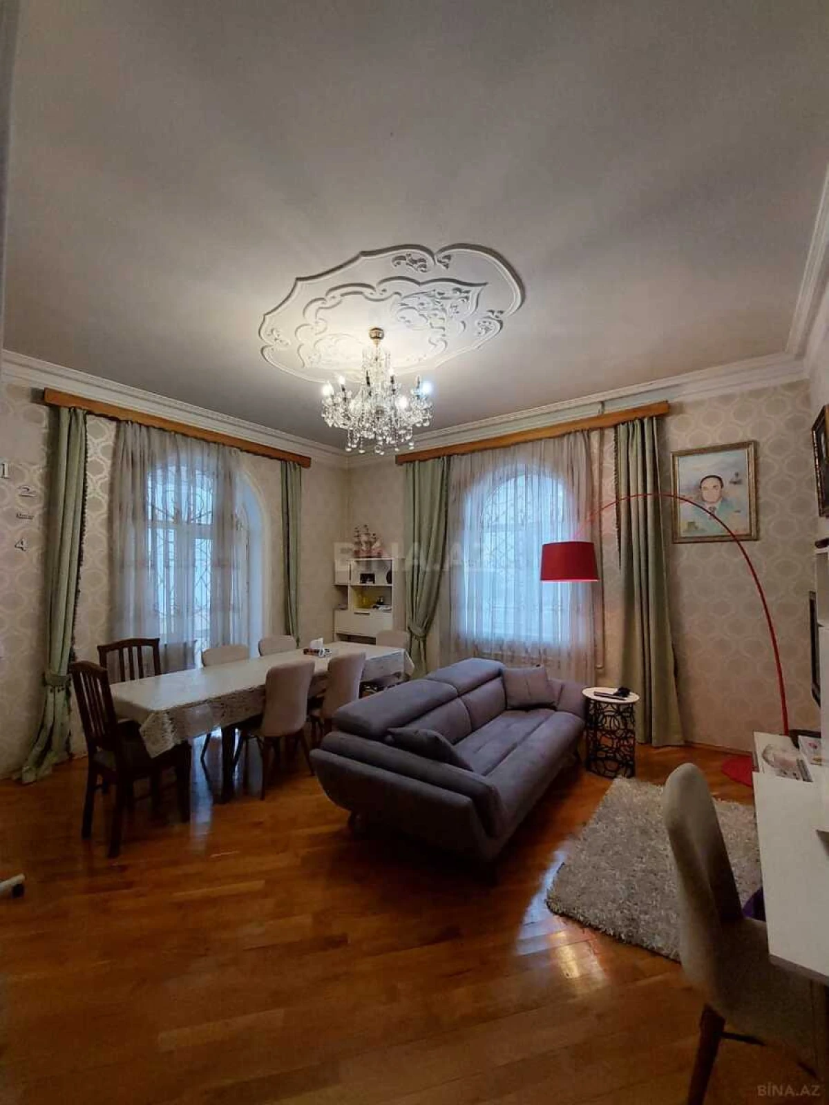 Satılır 6 otaqlı həyət evi 220 m²