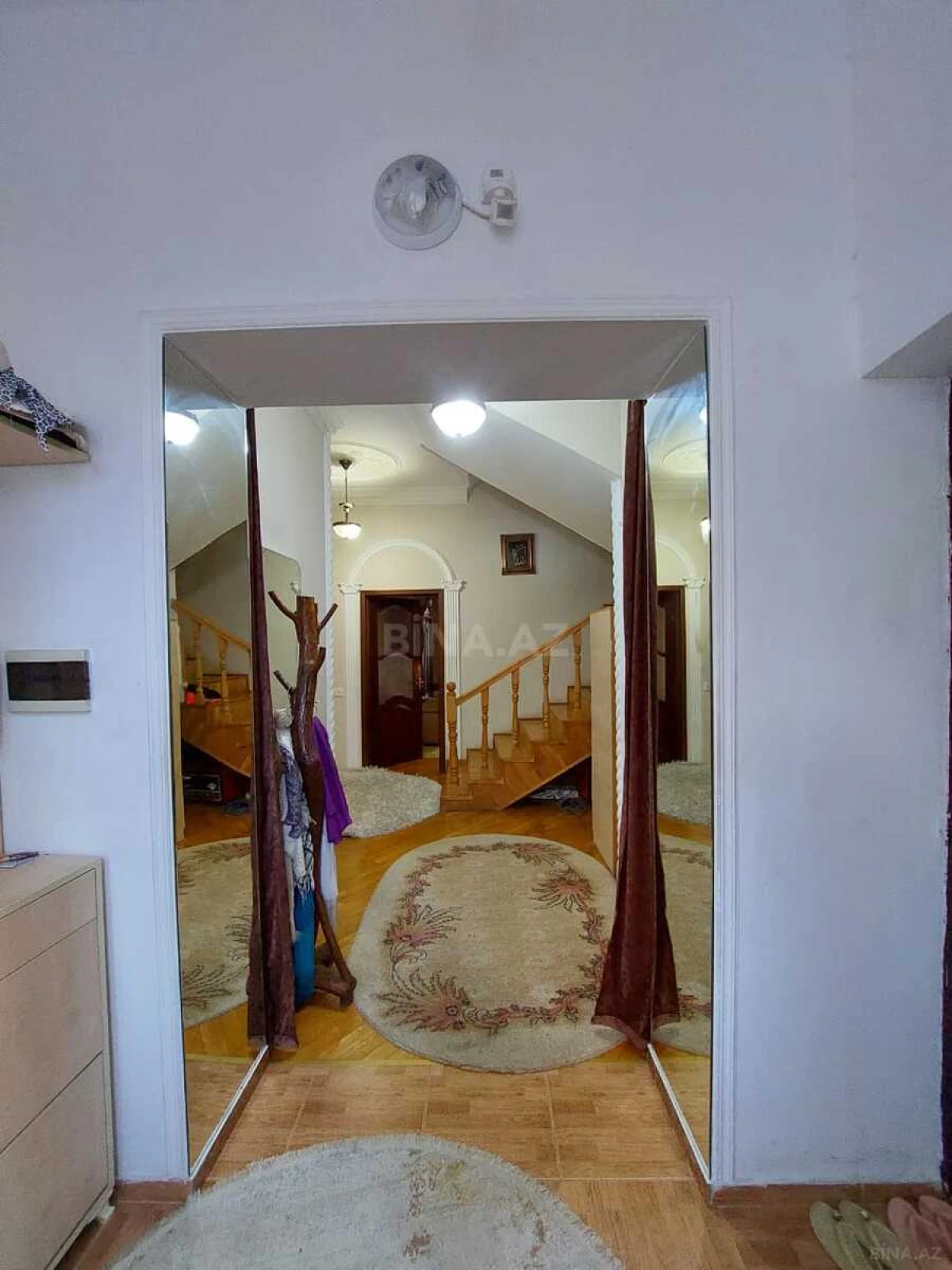 Satılır 6 otaqlı həyət evi 220 m²