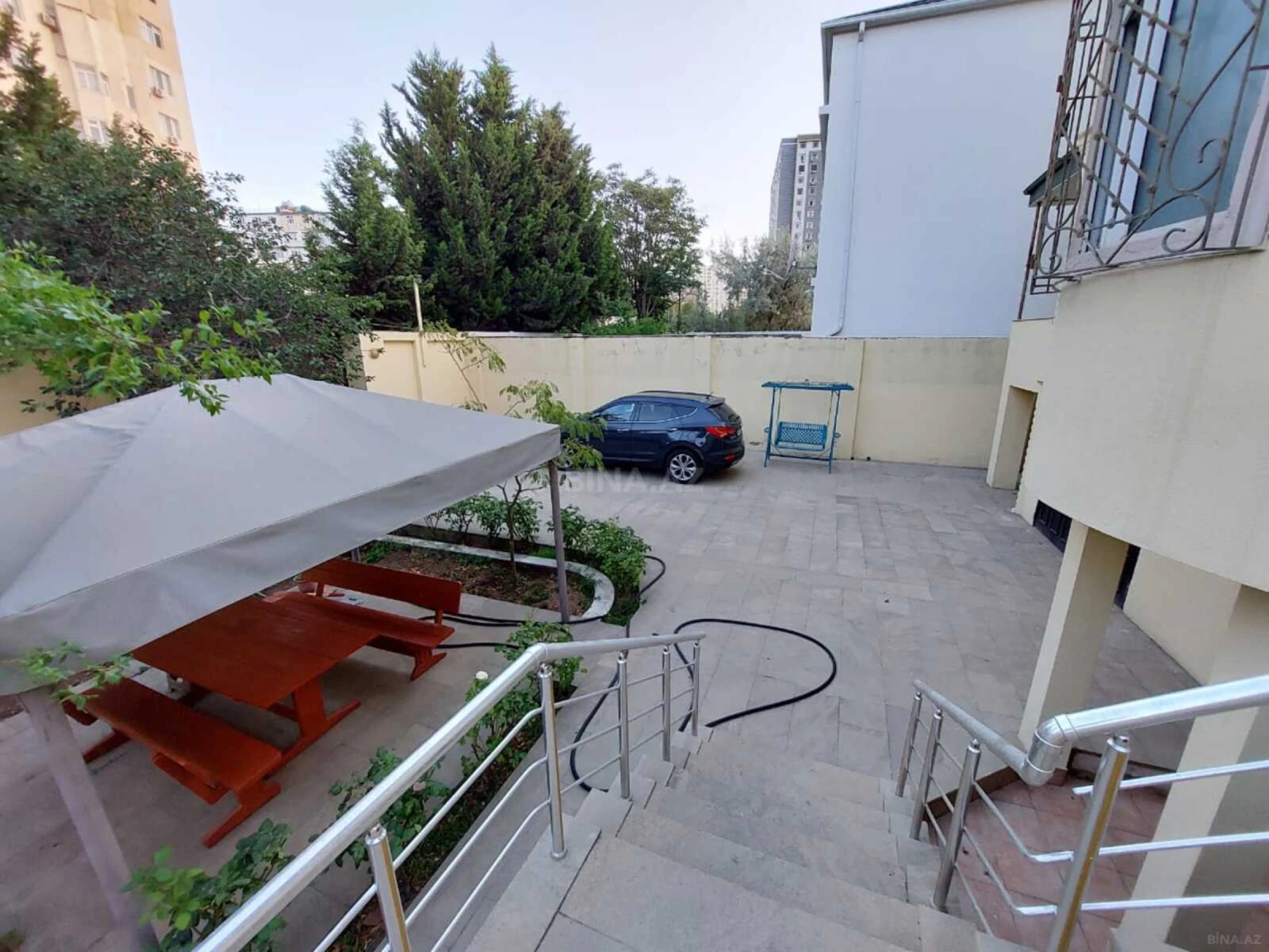 Satılır 6 otaqlı həyət evi 220 m²