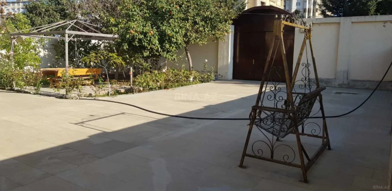 Satılır 6 otaqlı həyət evi 220 m²