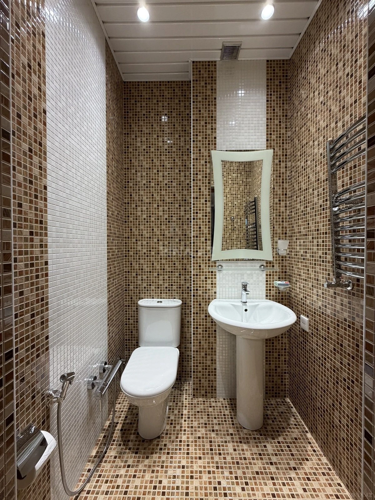 Satılır 3 otaqlı mənzil 135 m²