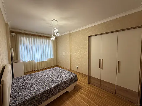 Satılır 3 otaqlı mənzil 135 m²