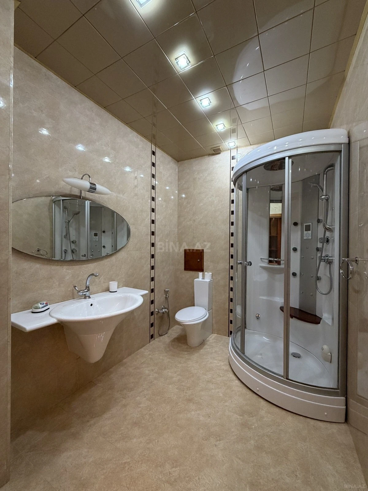 Satılır 3 otaqlı mənzil 135 m²