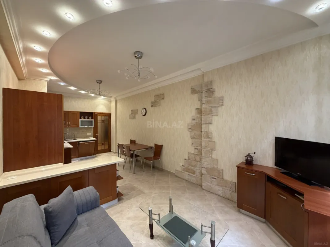 Satılır 3 otaqlı mənzil 135 m²
