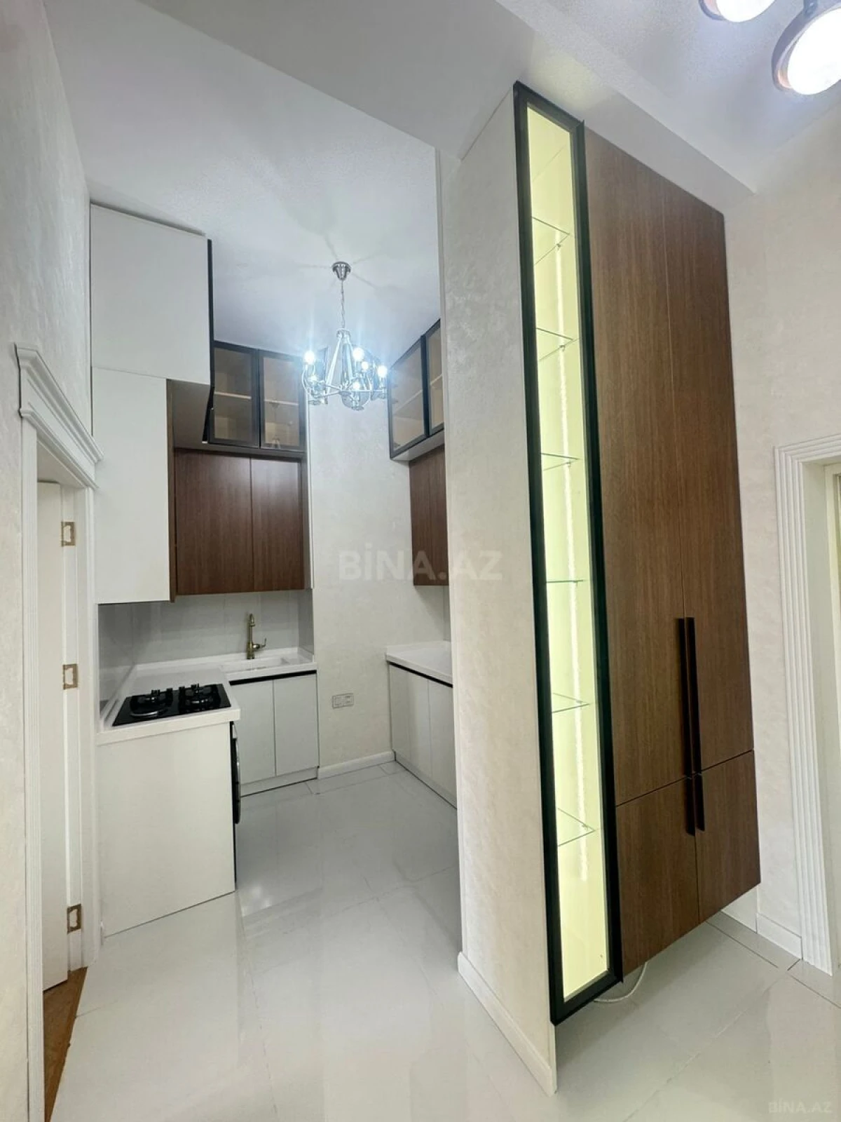 Kirayə verilir 2 otaqlı mənzil 95 m²