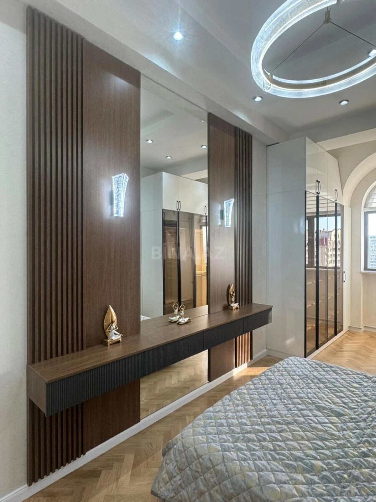 Kirayə verilir 2 otaqlı mənzil 95 m²