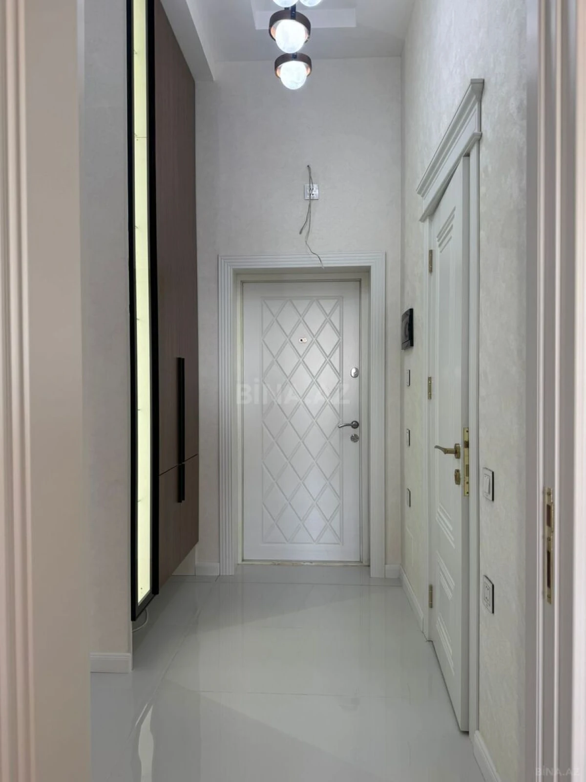 Kirayə verilir 2 otaqlı mənzil 95 m²