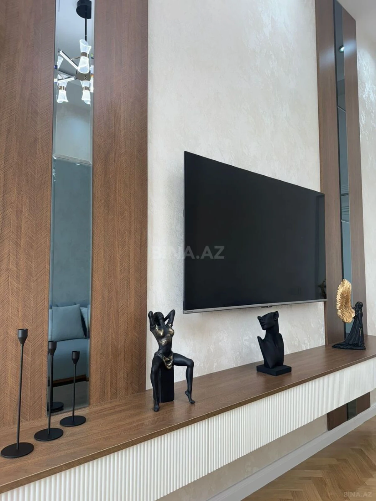 Kirayə verilir 2 otaqlı mənzil 95 m²