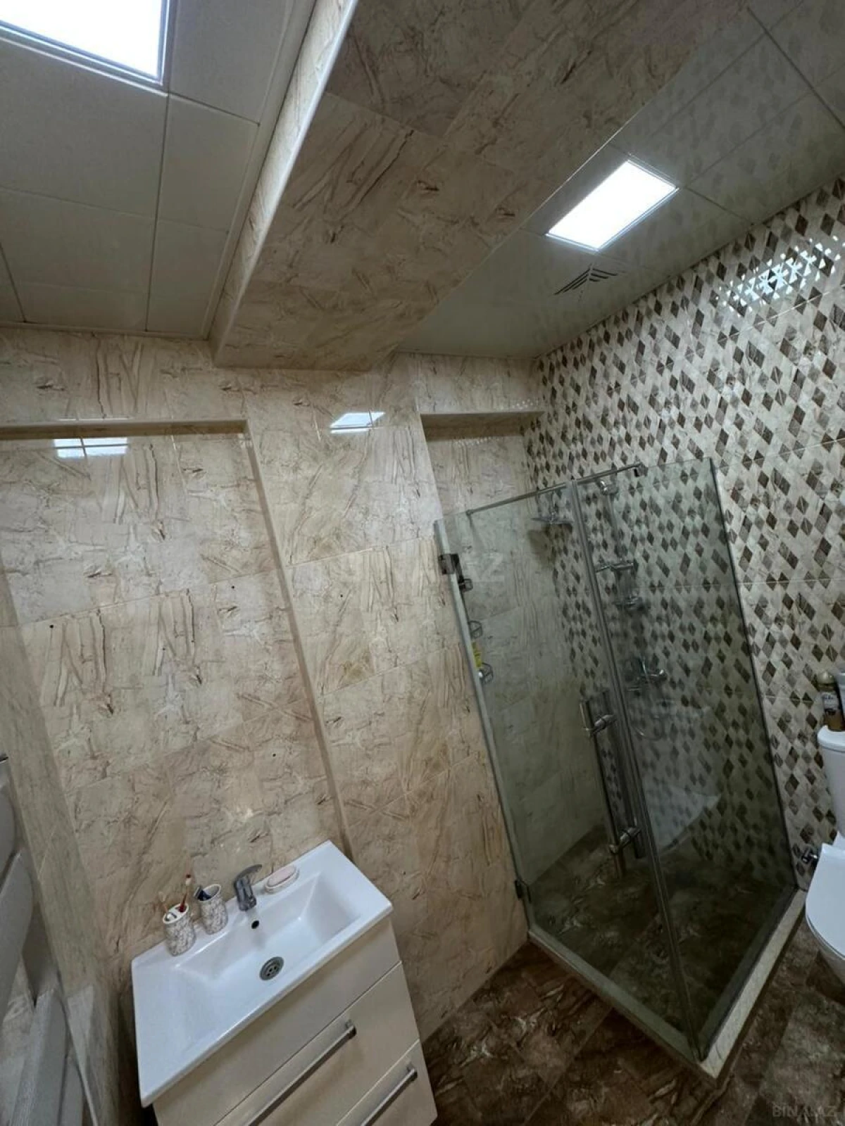 Satılır 2 otaqlı mənzil 85 m²