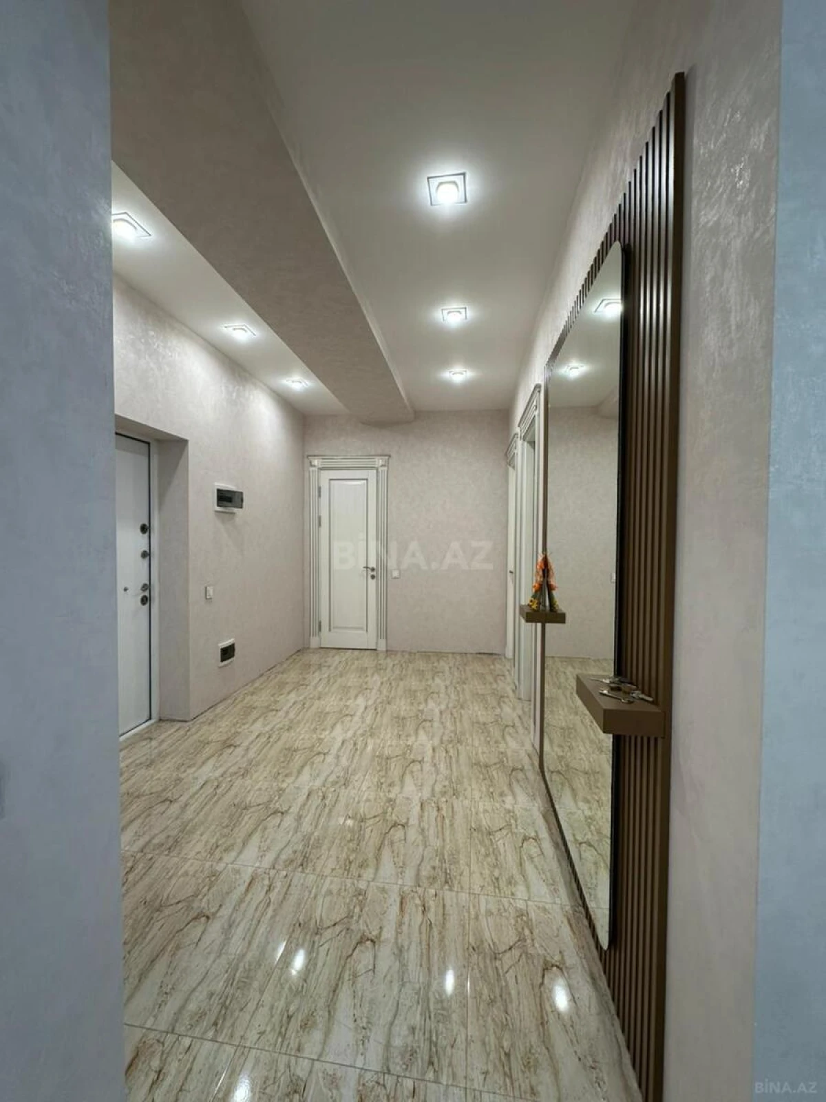 Satılır 2 otaqlı mənzil 85 m²