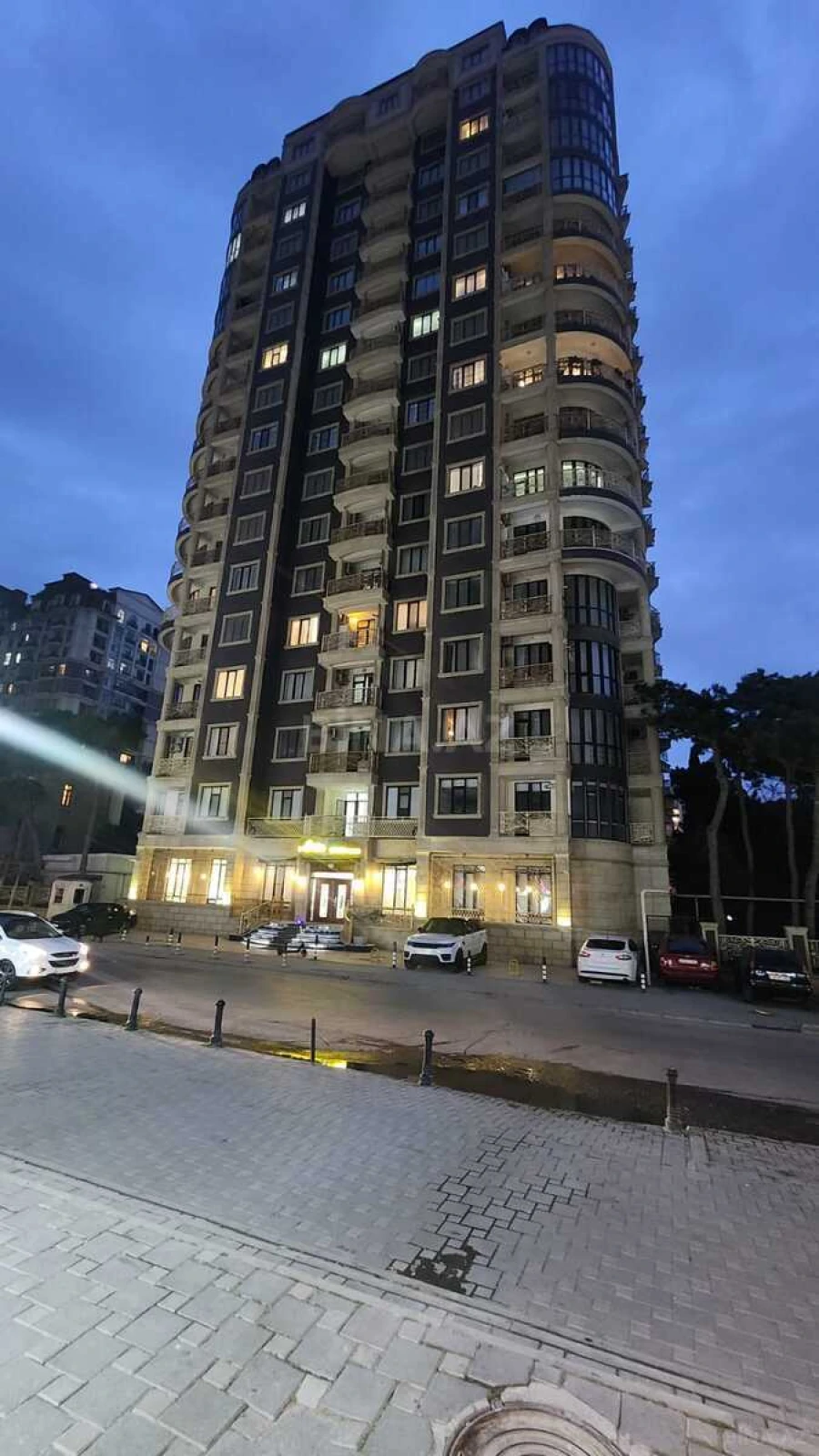 Kirayə verilir 2 otaqlı mənzil 85 m²