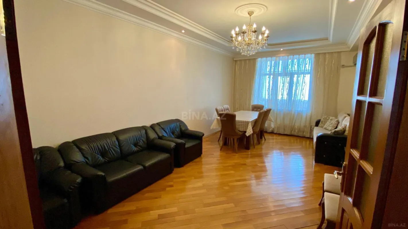 Satılır 3 otaqlı mənzil 141 m²