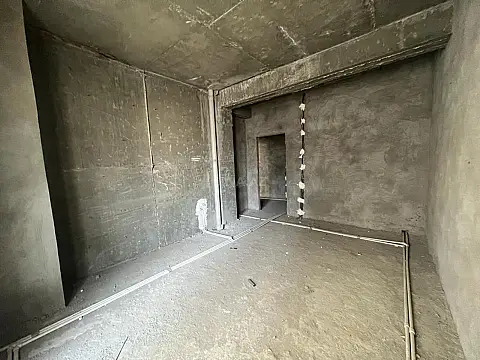 Satılır 3 otaqlı mənzil 136 m²