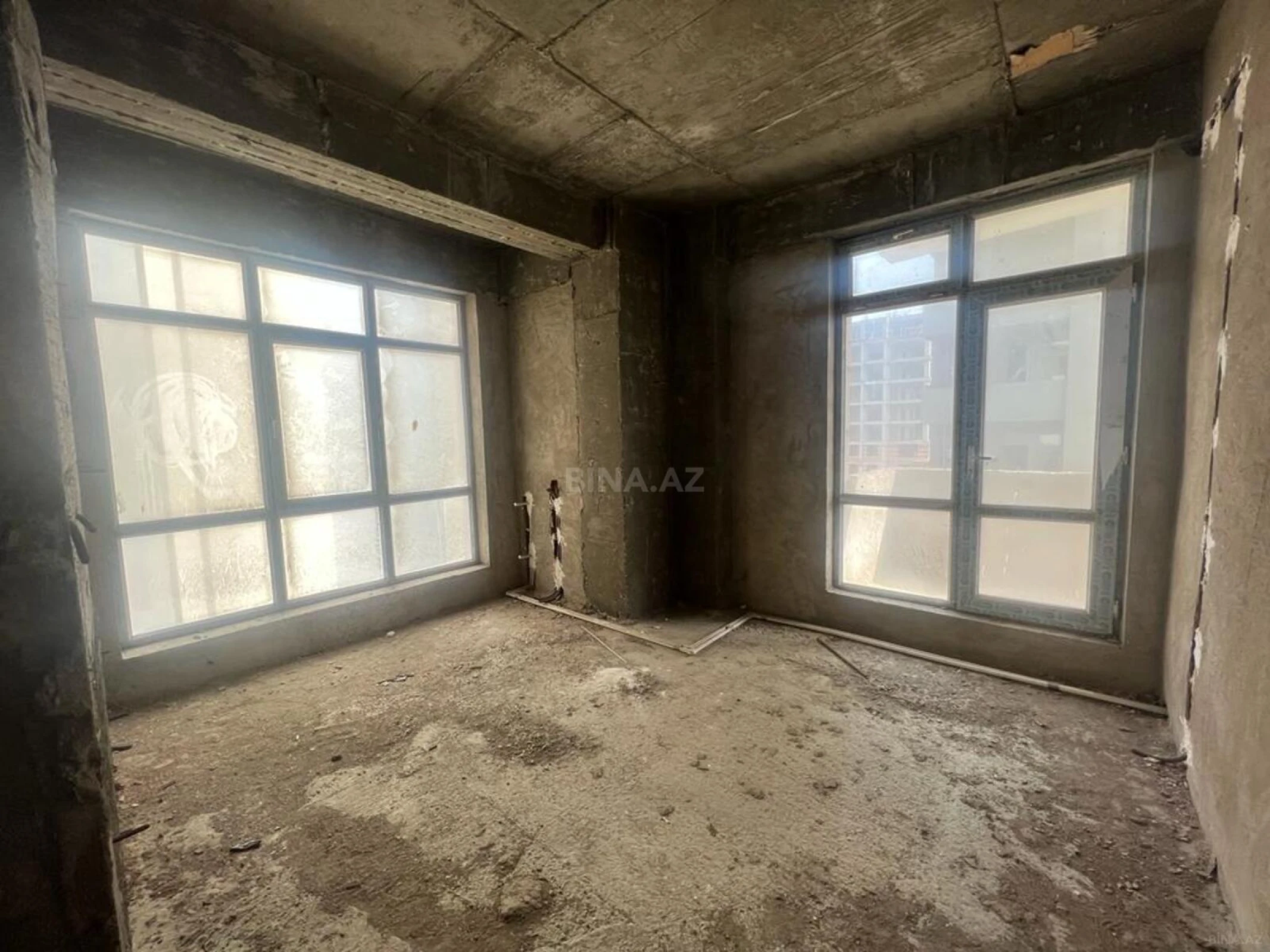 Satılır 3 otaqlı mənzil 136 m²