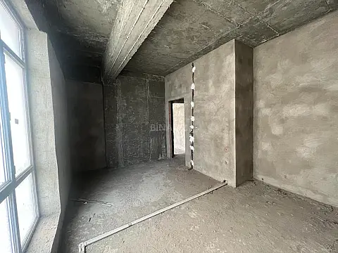 Satılır 3 otaqlı mənzil 136 m²