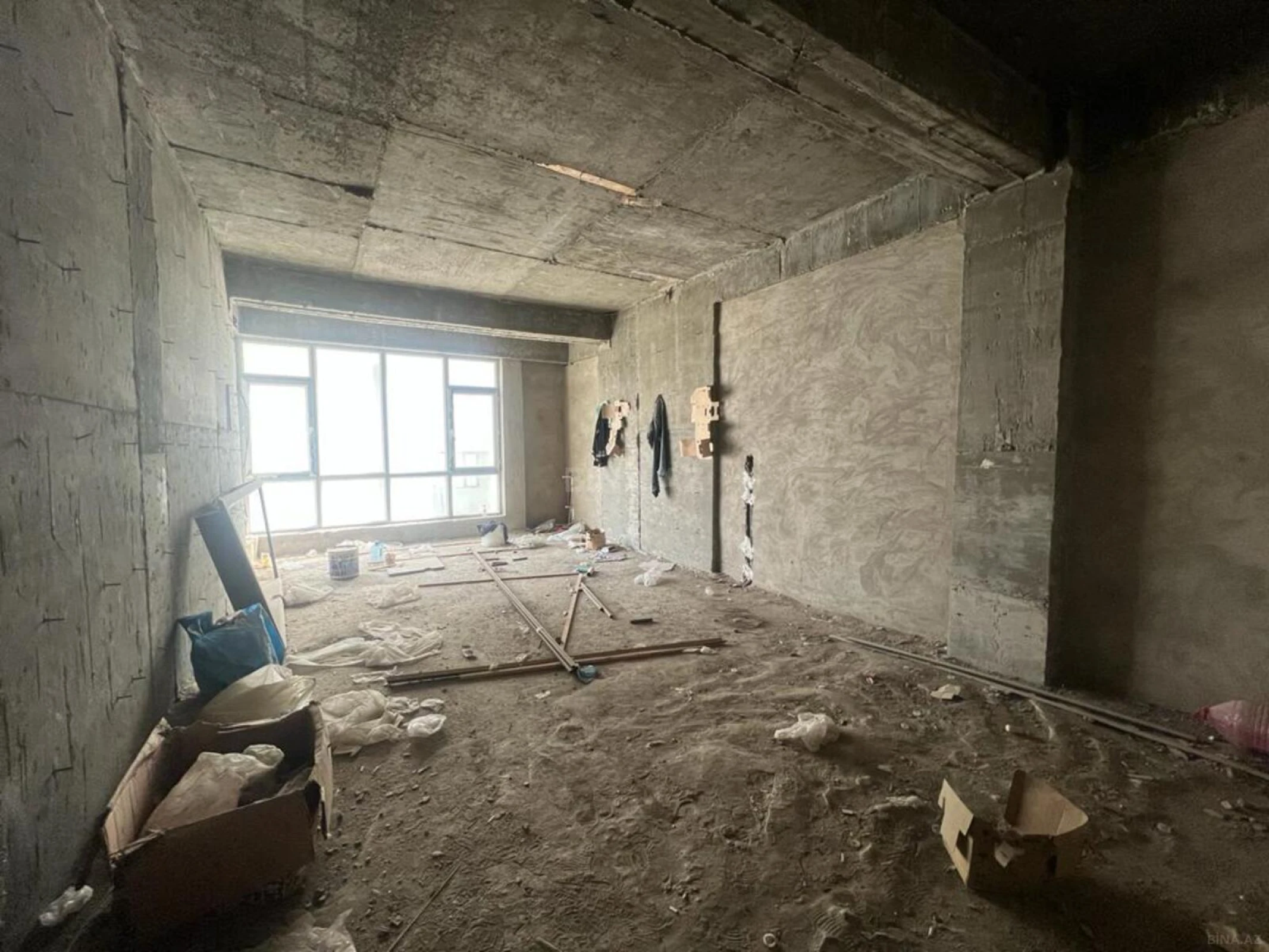 Satılır 3 otaqlı mənzil 136 m²