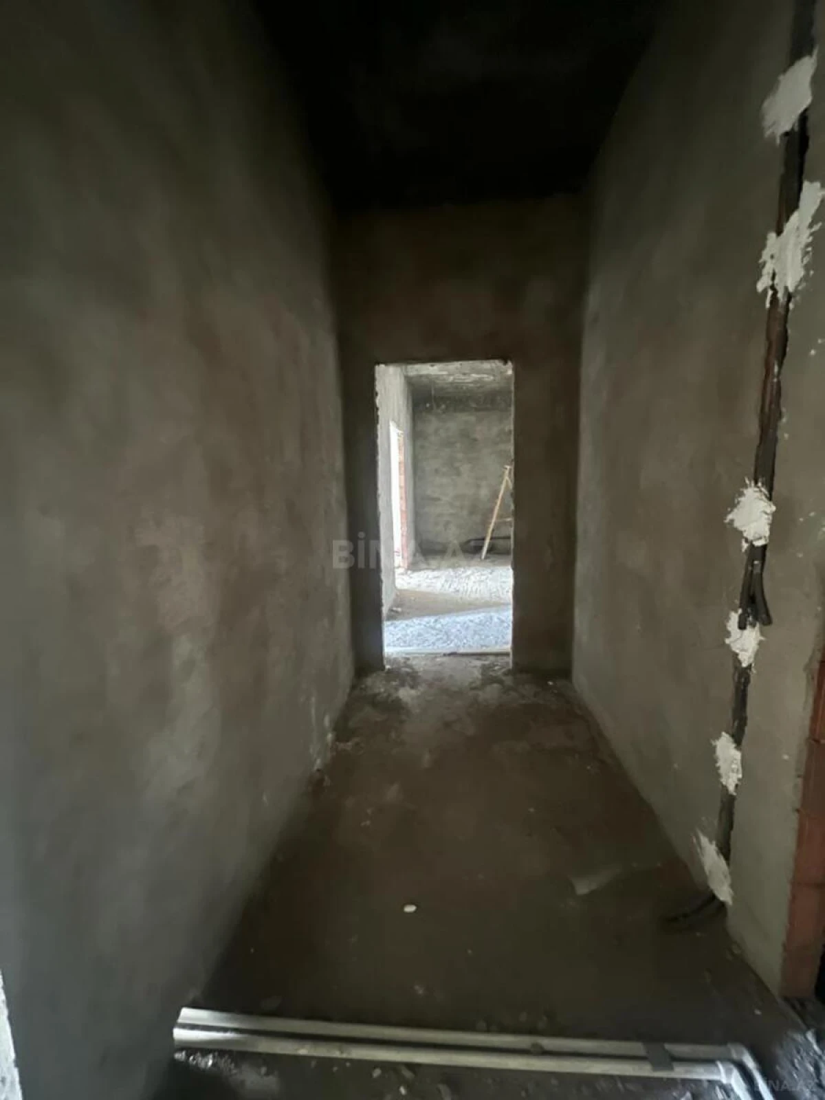 Satılır 3 otaqlı mənzil 136 m²