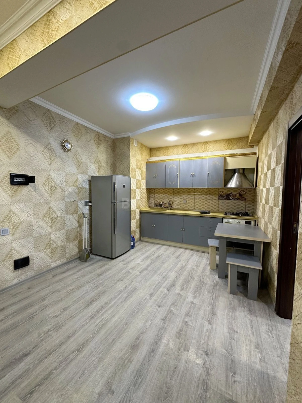Satılır 2 otaqlı mənzil 70 m²