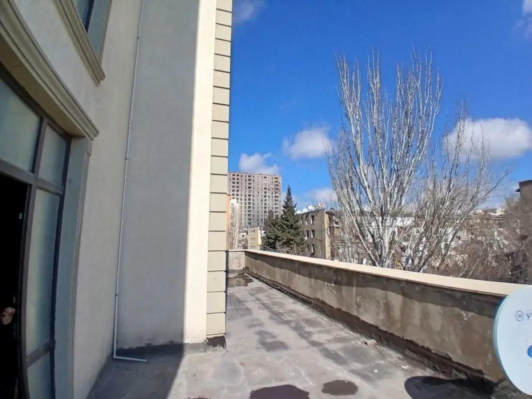 Satılır 3 otaqlı mənzil 110 m²