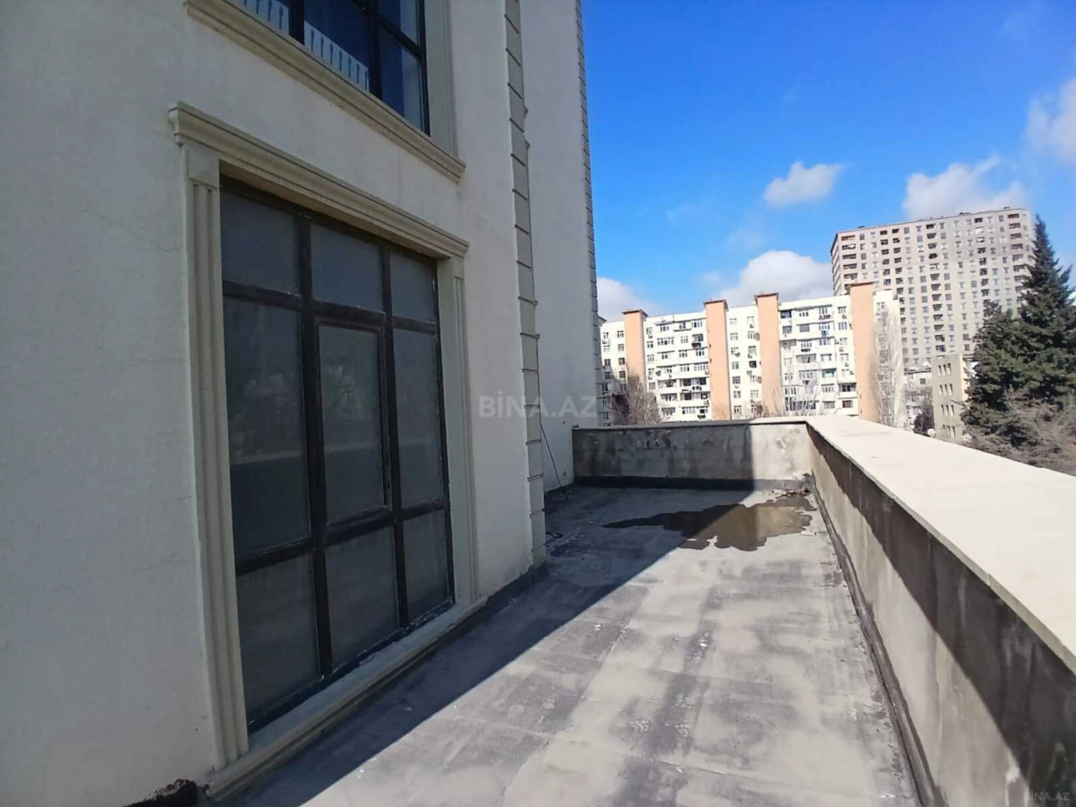Satılır 3 otaqlı mənzil 110 m²