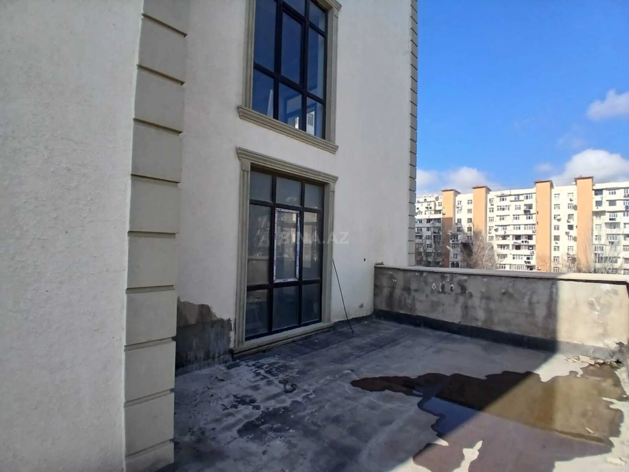Satılır 3 otaqlı mənzil 110 m²