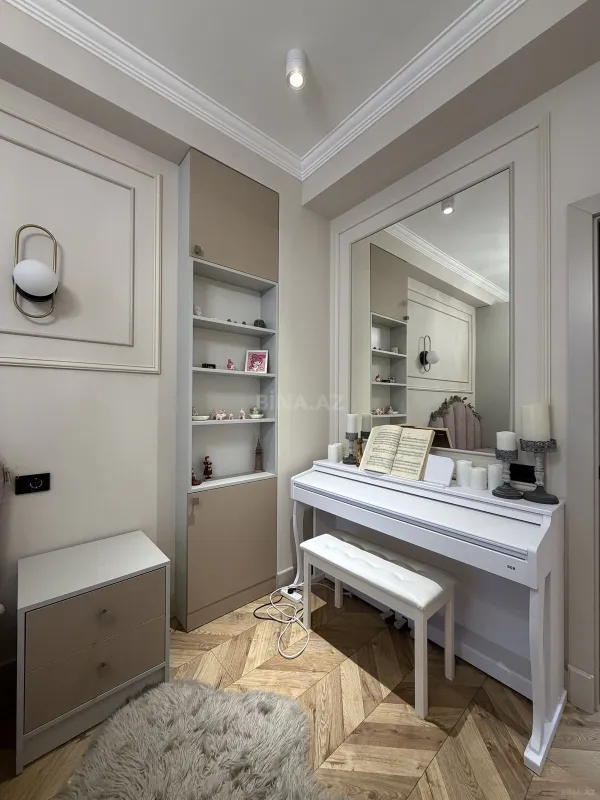 Satılır 3 otaqlı mənzil 105 m²