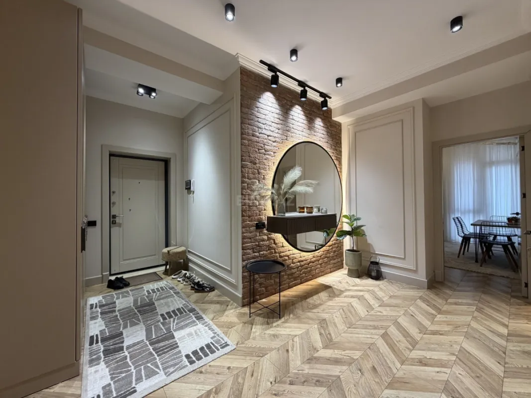 Satılır 3 otaqlı mənzil 105 m²