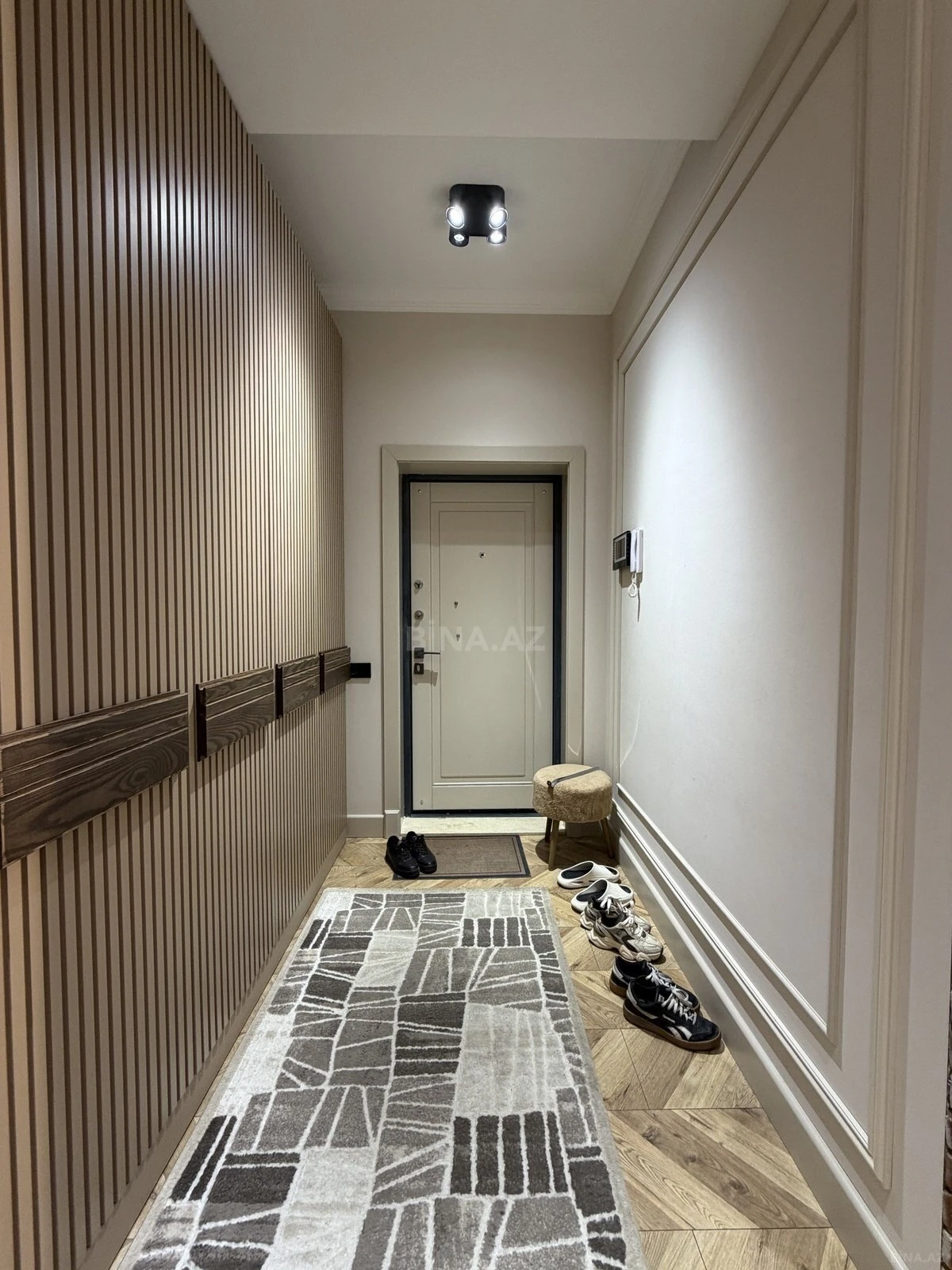 Satılır 3 otaqlı mənzil 105 m²