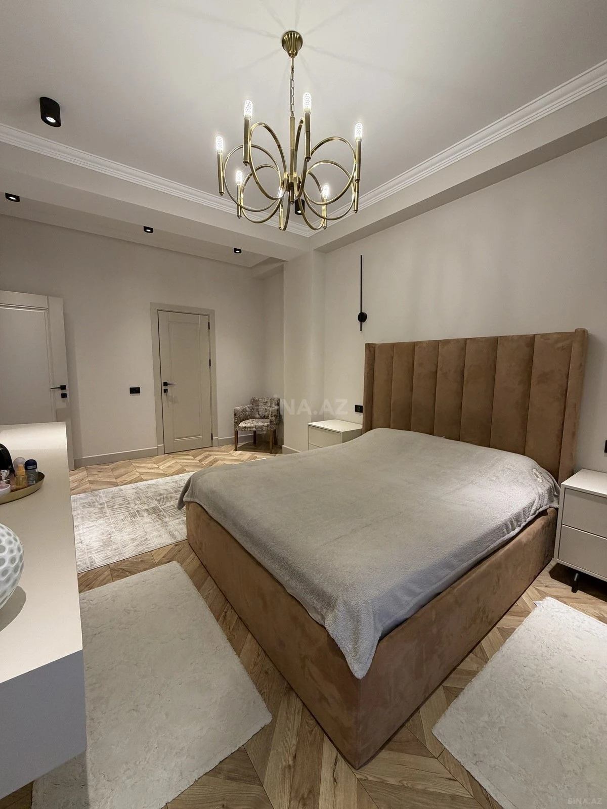 Satılır 3 otaqlı mənzil 105 m²