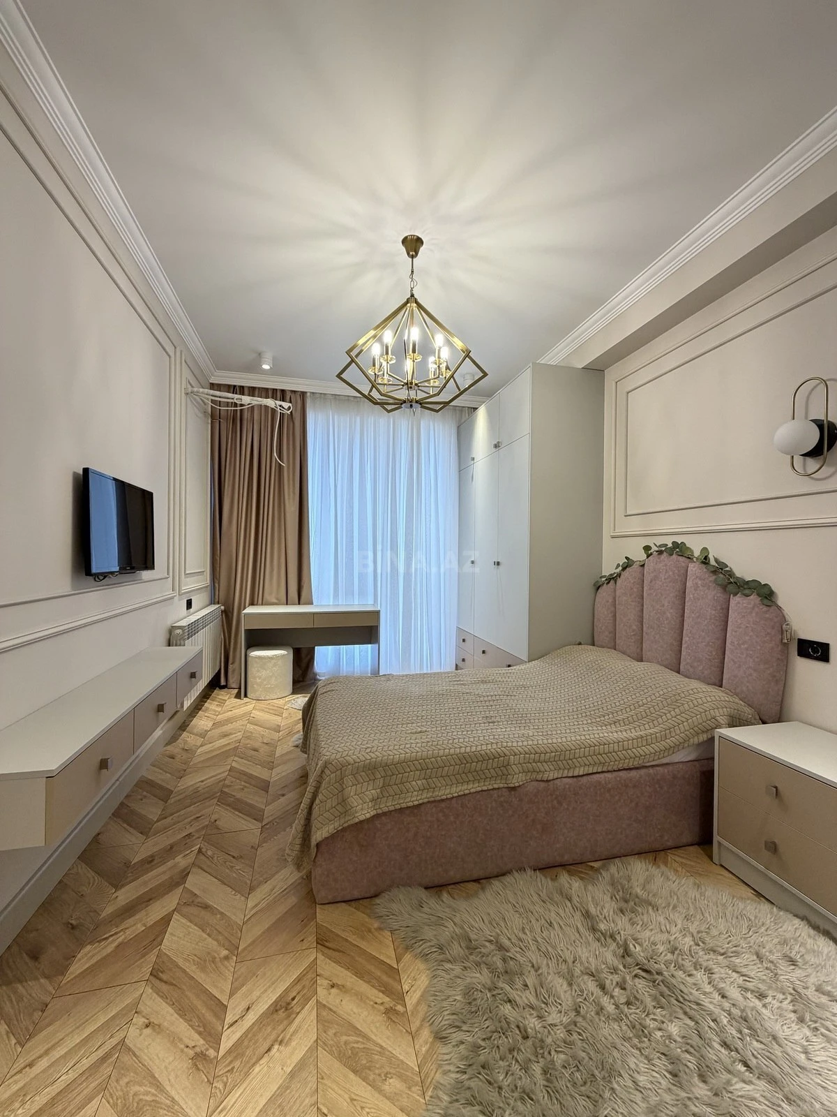 Satılır 3 otaqlı mənzil 105 m²