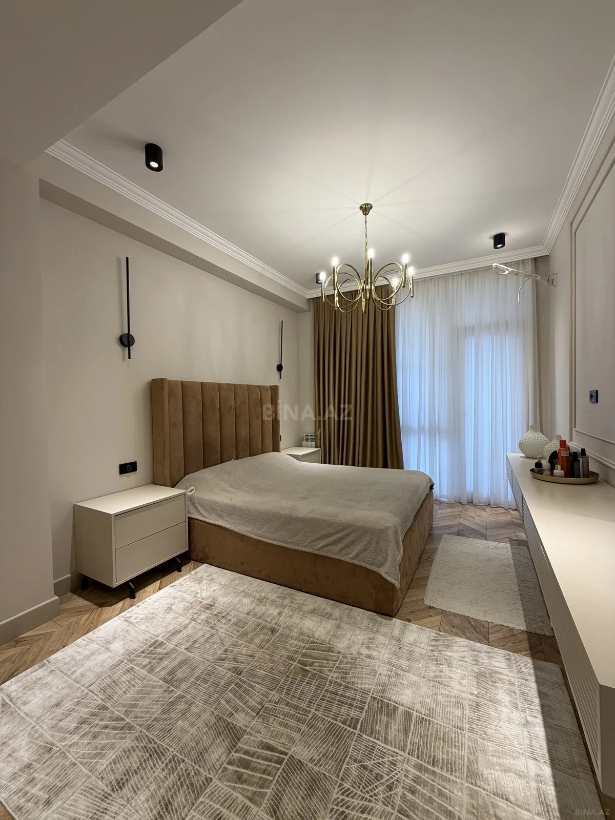 Satılır 3 otaqlı mənzil 105 m²