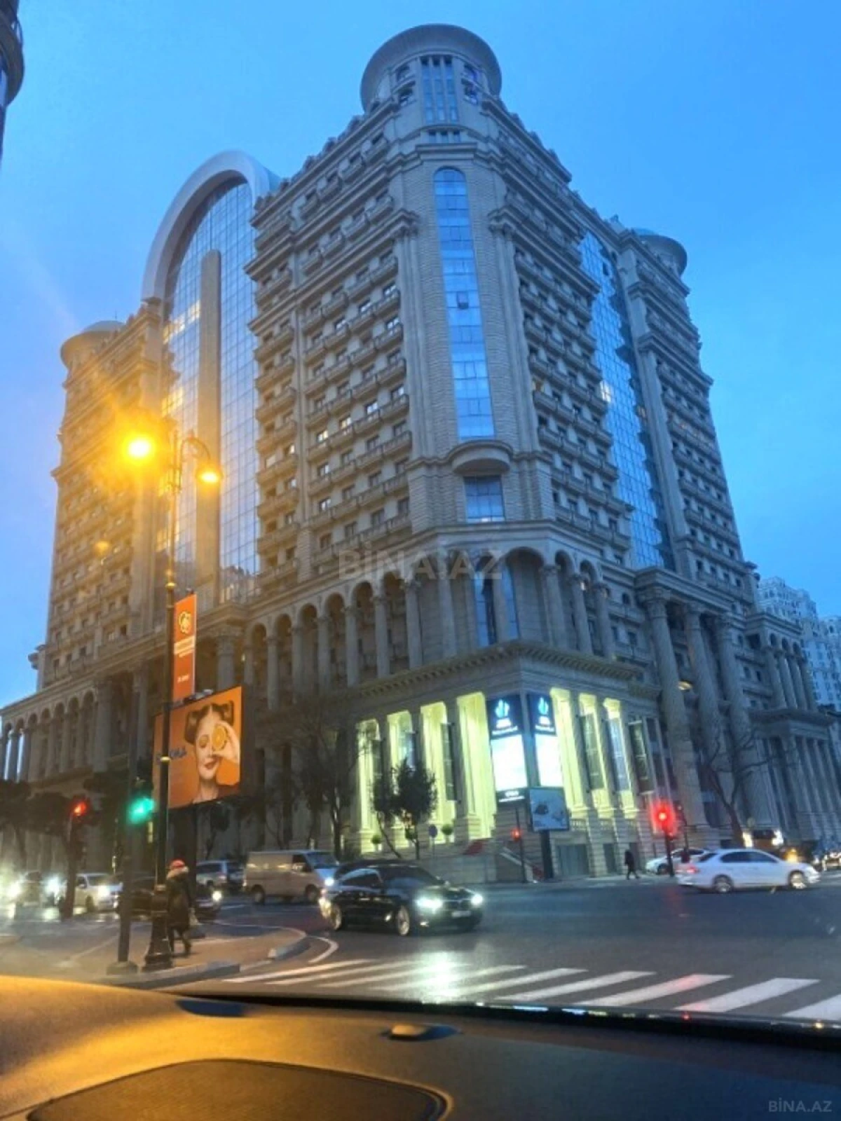 Satılır 3 otaqlı mənzil 108 m²