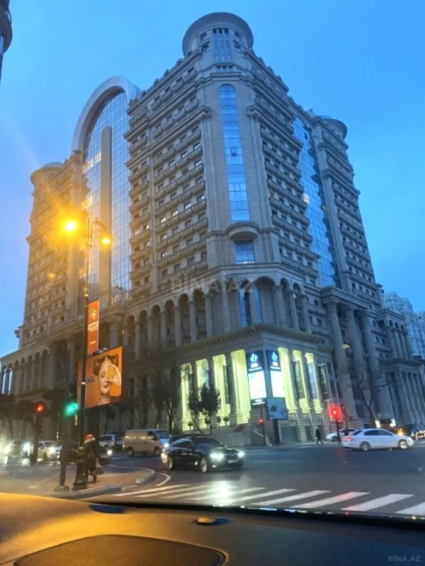 Satılır 3 otaqlı mənzil 108 m²