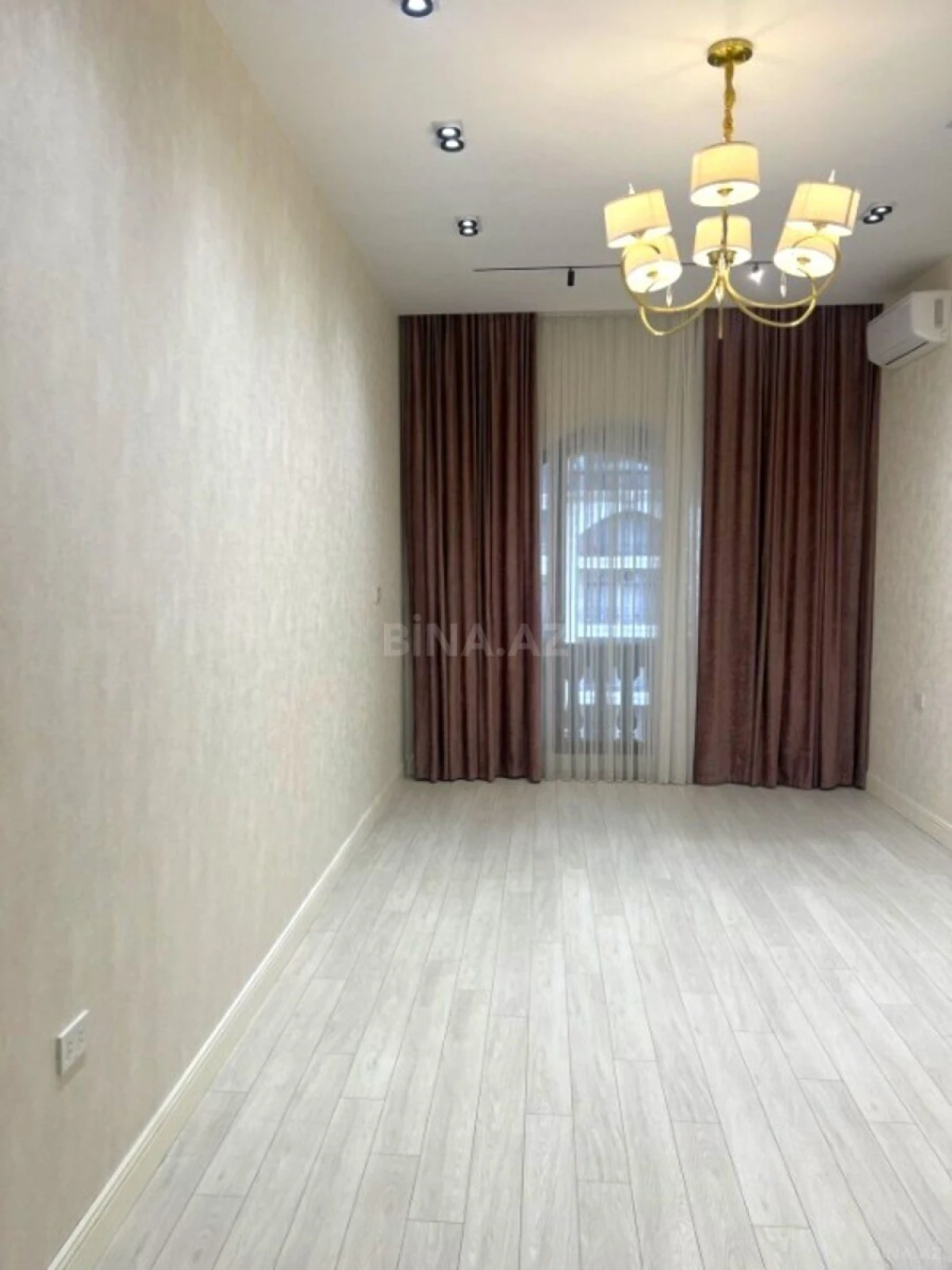 Satılır 3 otaqlı mənzil 108 m²