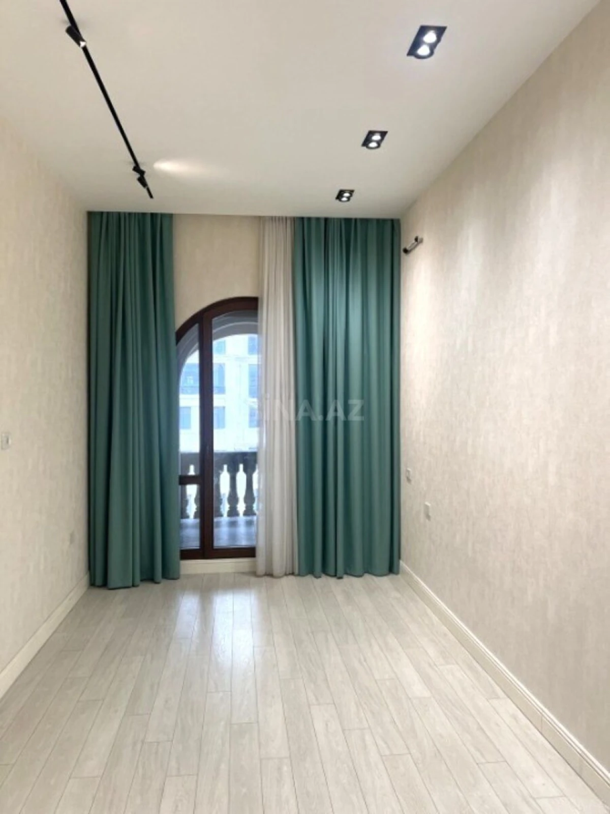 Satılır 3 otaqlı mənzil 108 m²