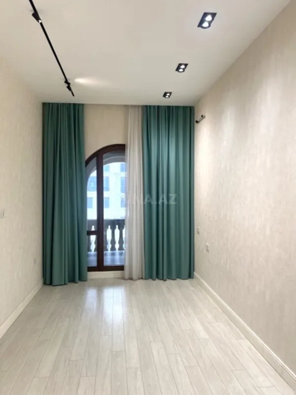 Satılır 3 otaqlı mənzil 108 m²