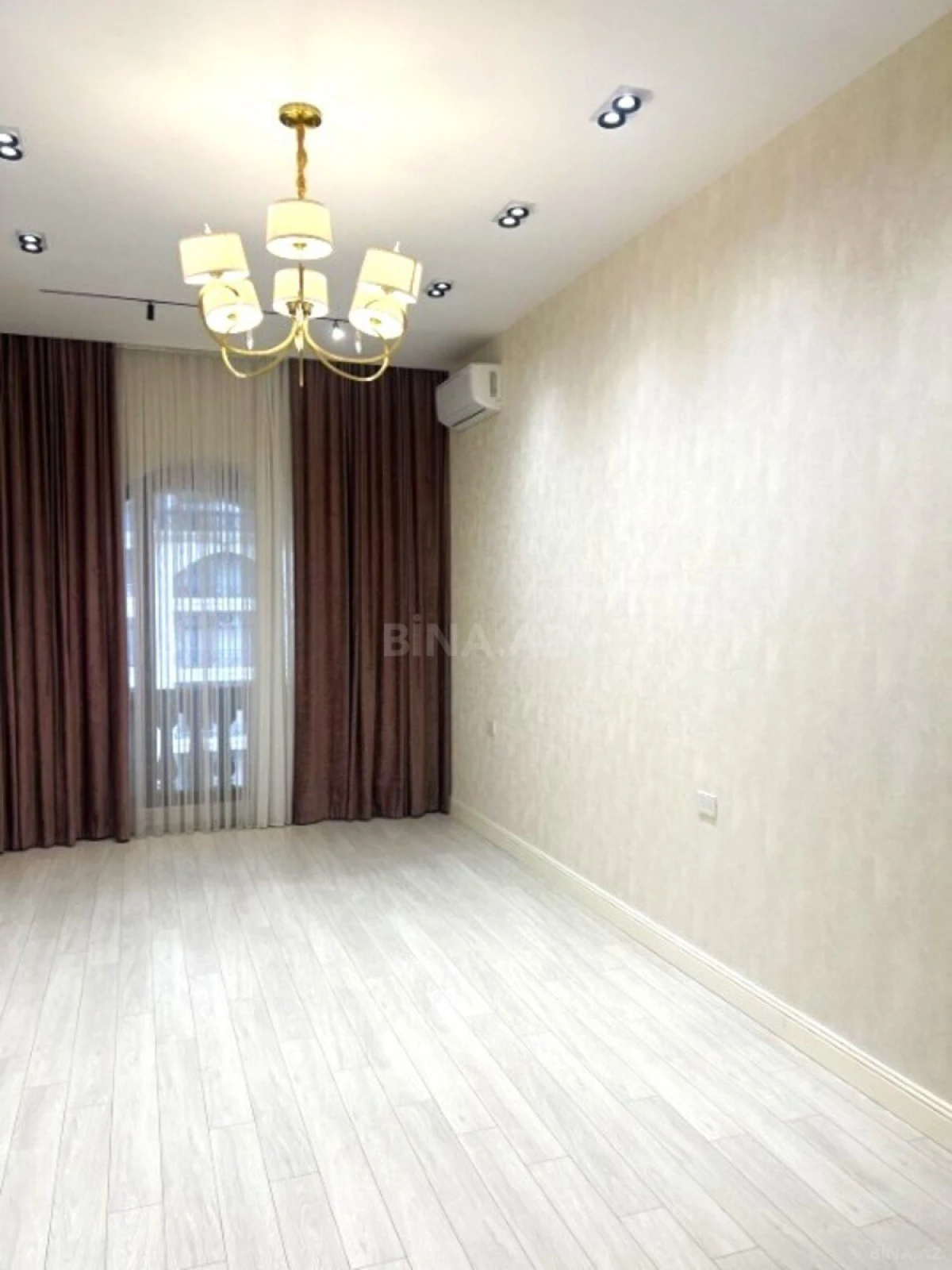Satılır 3 otaqlı mənzil 108 m²