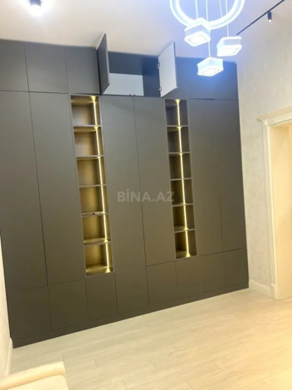 Satılır 3 otaqlı mənzil 108 m²