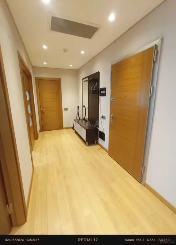 Kirayə verilir 2 otaqlı mənzil 101 m²