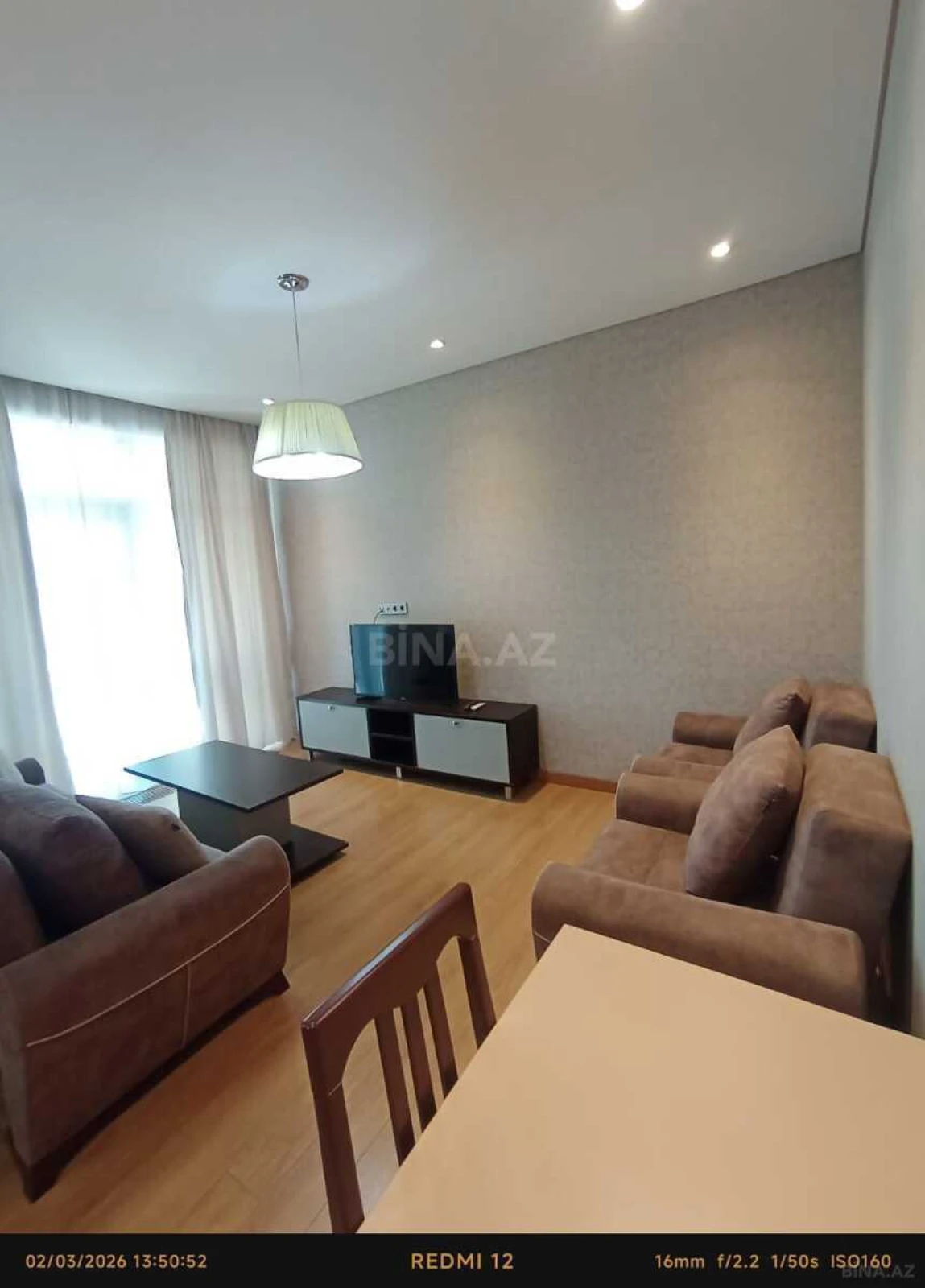 Kirayə verilir 2 otaqlı mənzil 101 m²